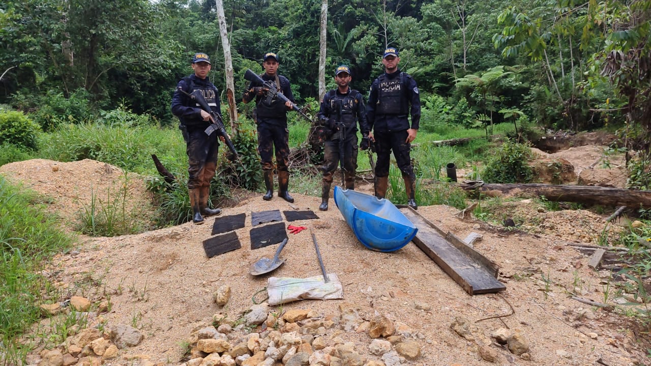 Un elefante de oro misterioso: entre los mineros de Nicaragua y las exportaciones de Costa Rica